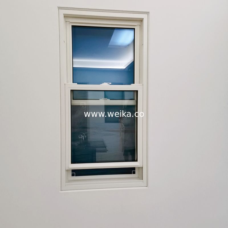 Διπλό θερμανμένο γυαλί βινύλιο PVC προφίλ UPVC διπλό κρεμασμένο παράθυρο για απόδοση ασφάλειας