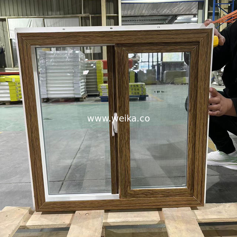 Συρόμενα Παράθυρα UPVC Woodgrain / Δίχρωμα Λευκά Προσαρμόσιμα Χρώματα & Μεγέθη Ενσωματωμένη Σίτα OEM Κατασκευαστής
